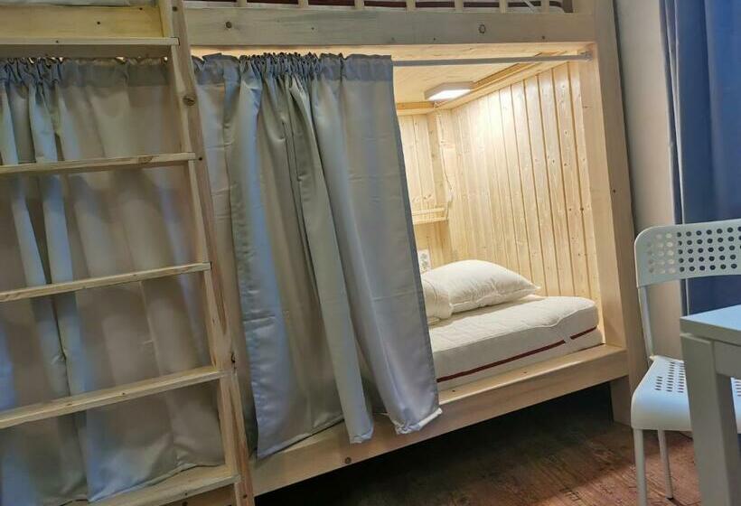 7brunnen Hostel & Guest House