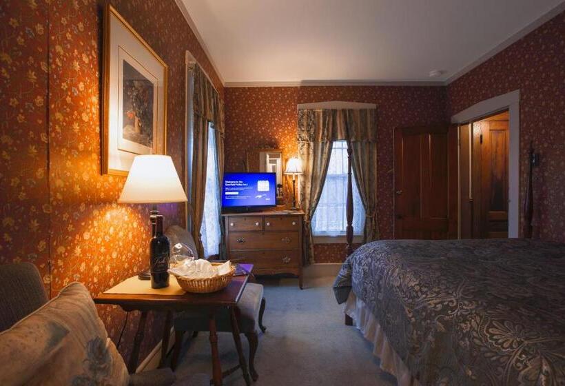 فندق صغير Deerfield Valley Inn   Mt Snow