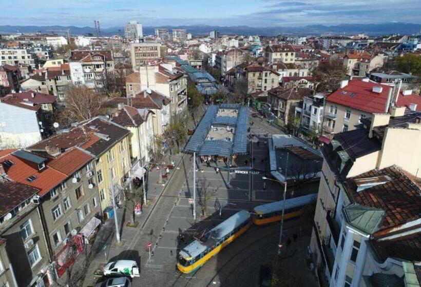 ユースホステル Deluxe Rooms In The Middle Of The Downtown