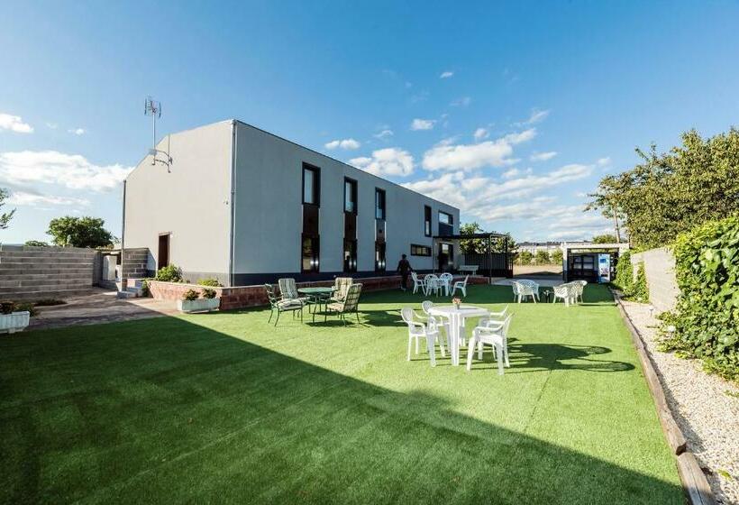 Albergue Santiago 15 Monforte