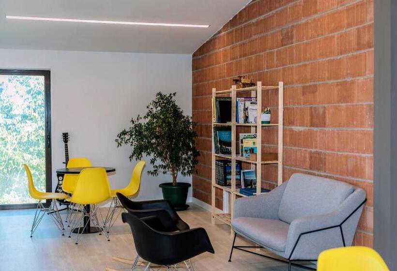 Albergue Santiago 15 Monforte