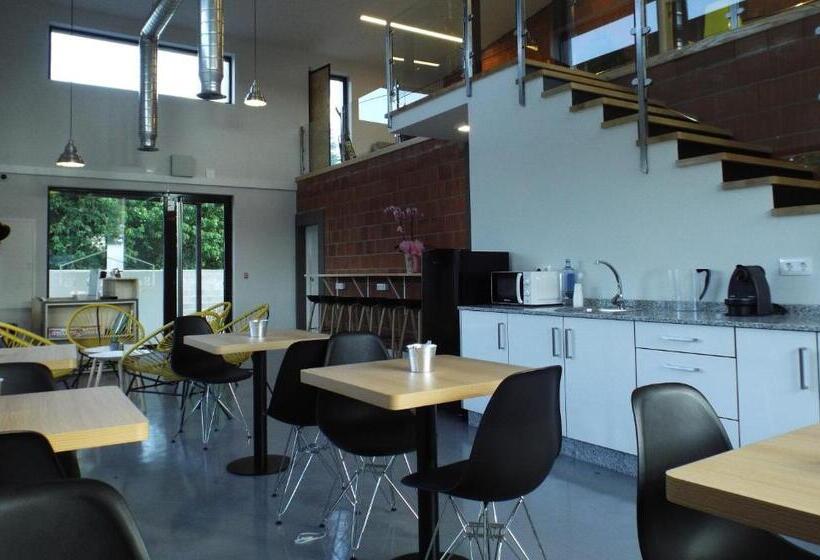 Albergue Santiago 15 Monforte