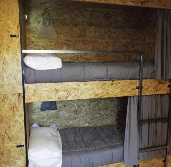 Albergue Santiago 15 Monforte