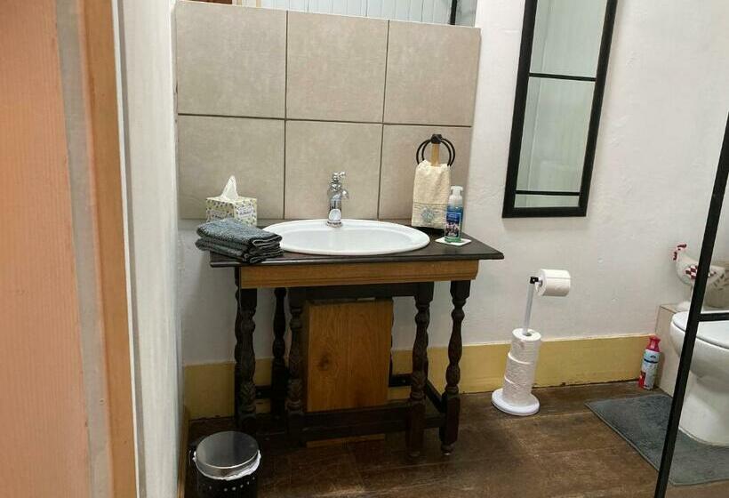 ベッドアンドブレックファースト 7 Dagnaud De La Tude Our Family Farmhouse Style Home With En Suite