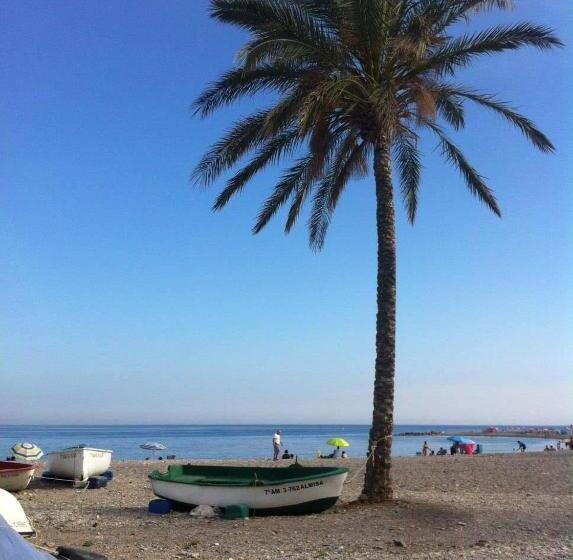 مبيت وإفطار Alpujarra Guesthouse, Habitaciones En Un Cortijo Sostenible Y Aislado En Medio De La Nada En Parque