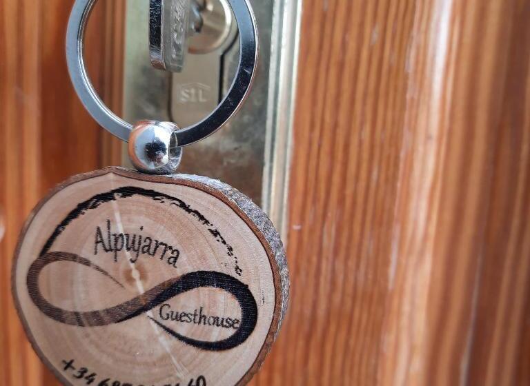 مبيت وإفطار Alpujarra Guesthouse, Habitaciones En Un Cortijo Sostenible Y Aislado En Medio De La Nada En Parque