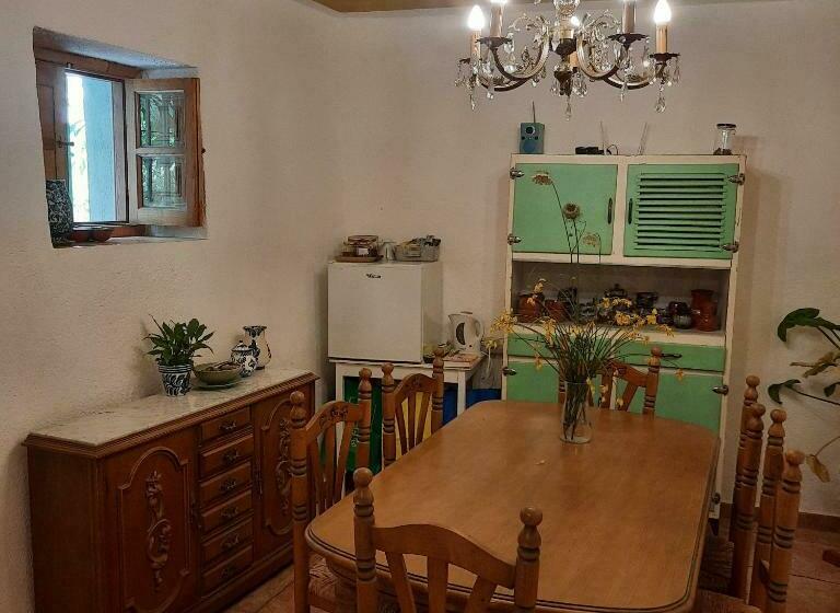 مبيت وإفطار Alpujarra Guesthouse, Habitaciones En Un Cortijo Sostenible Y Aislado En Medio De La Nada En Parque