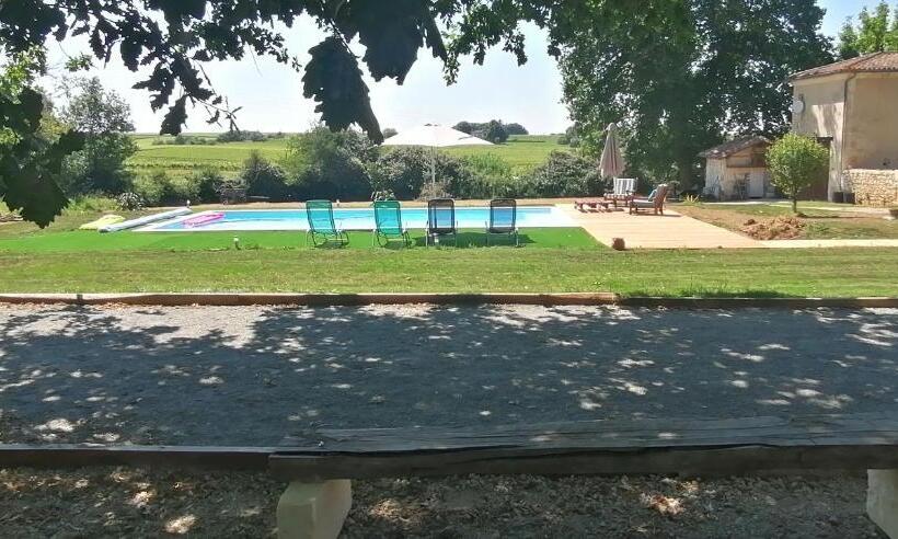 مبيت وإفطار Domaine De Gaïa, Piscine, Pétanque, Ping Pong, Proche Saint Emilion