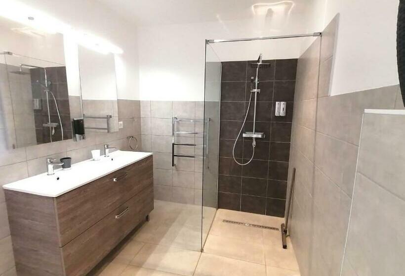 مبيت وإفطار Domaine De Gaïa, Piscine, Pétanque, Ping Pong, Proche Saint Emilion