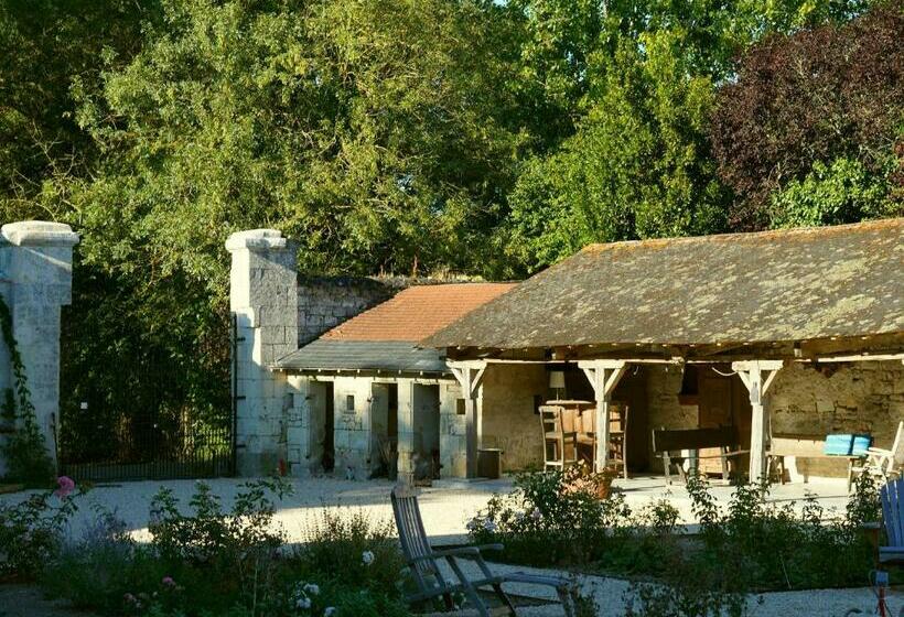 مبيت وإفطار Ferme Du Bois De Veude