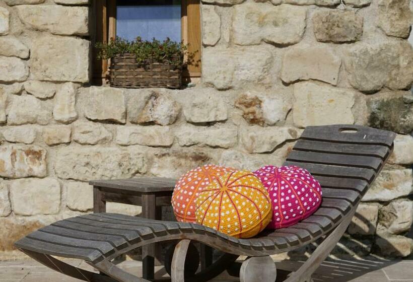 مبيت وإفطار Ferme Du Bois De Veude