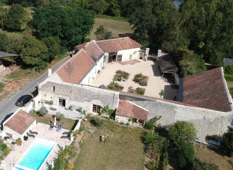 مبيت وإفطار Ferme Du Bois De Veude