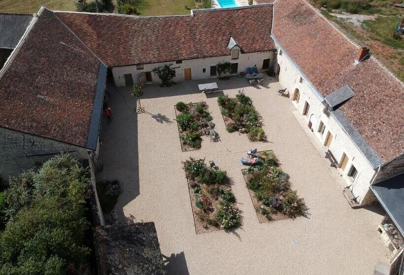 مبيت وإفطار Ferme Du Bois De Veude