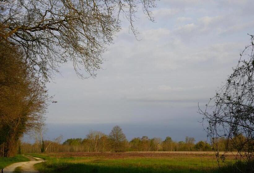 مبيت وإفطار Ferme Du Bois De Veude