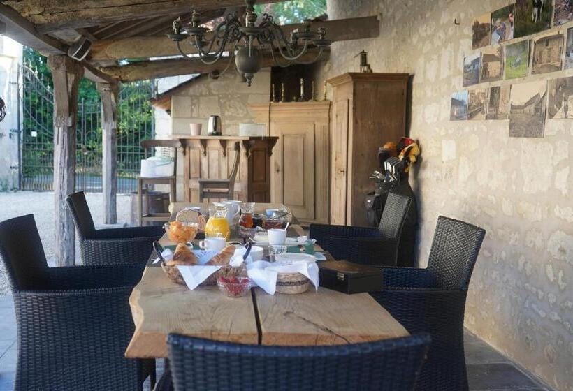 مبيت وإفطار Ferme Du Bois De Veude