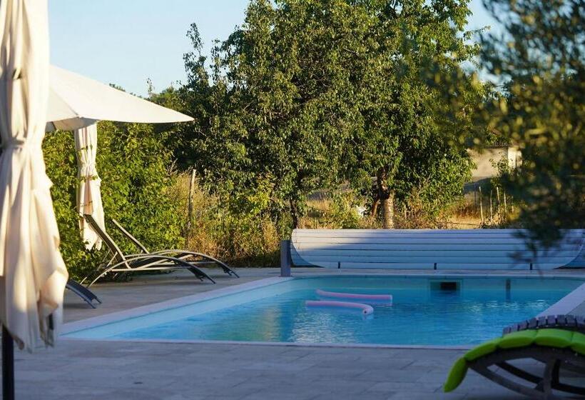 مبيت وإفطار Ferme Du Bois De Veude