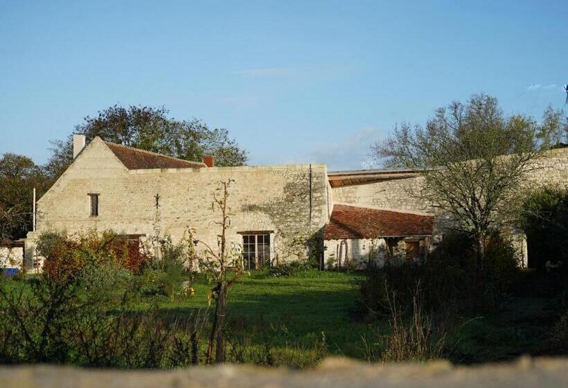 مبيت وإفطار Ferme Du Bois De Veude