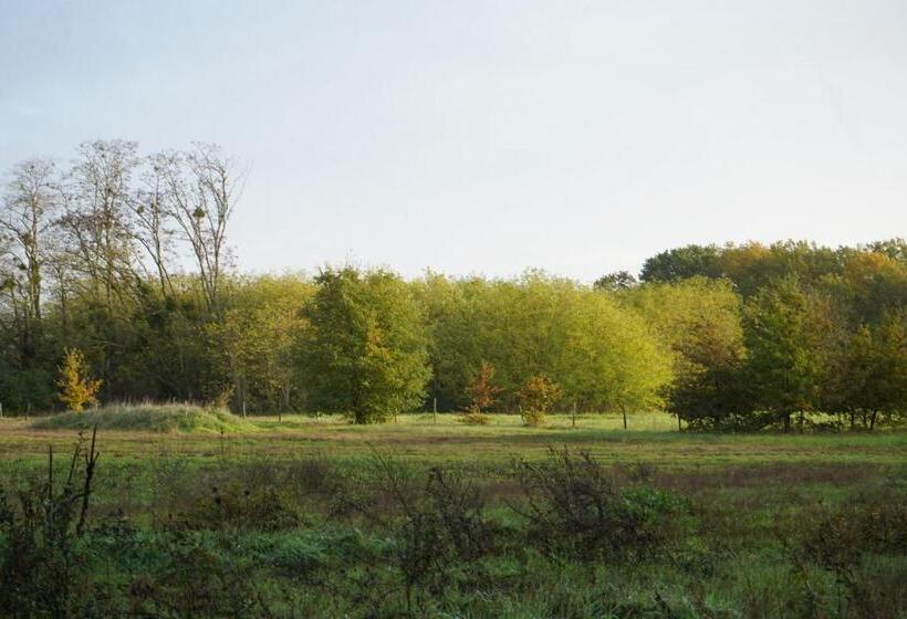 مبيت وإفطار Ferme Du Bois De Veude
