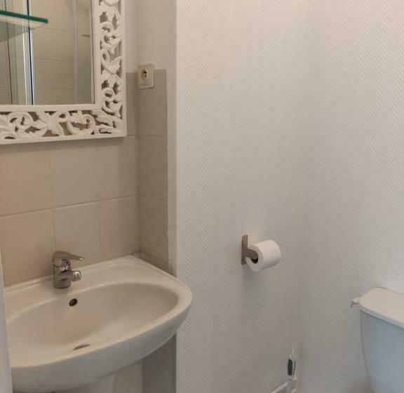 مبيت وإفطار Les Fleurs Du Mont