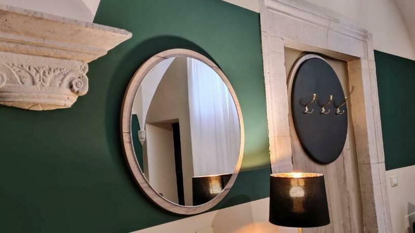 تختخواب و صبحانه San Marciano Luxury Rooms