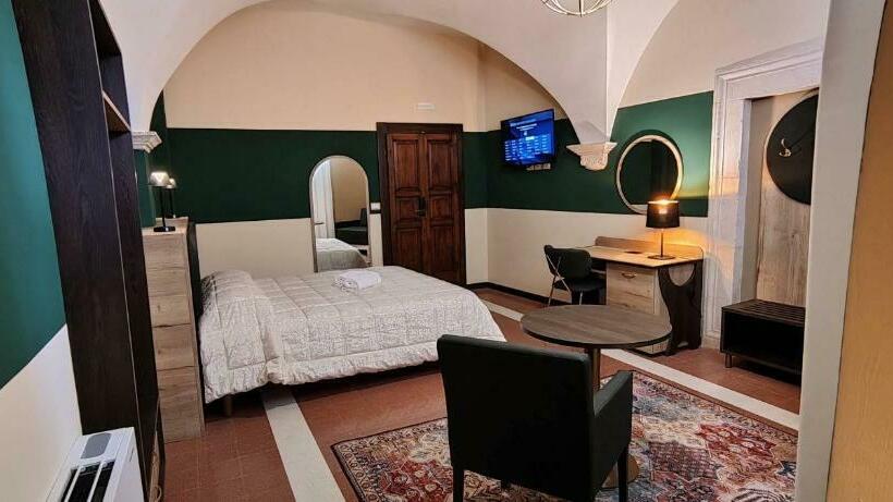 تختخواب و صبحانه San Marciano Luxury Rooms