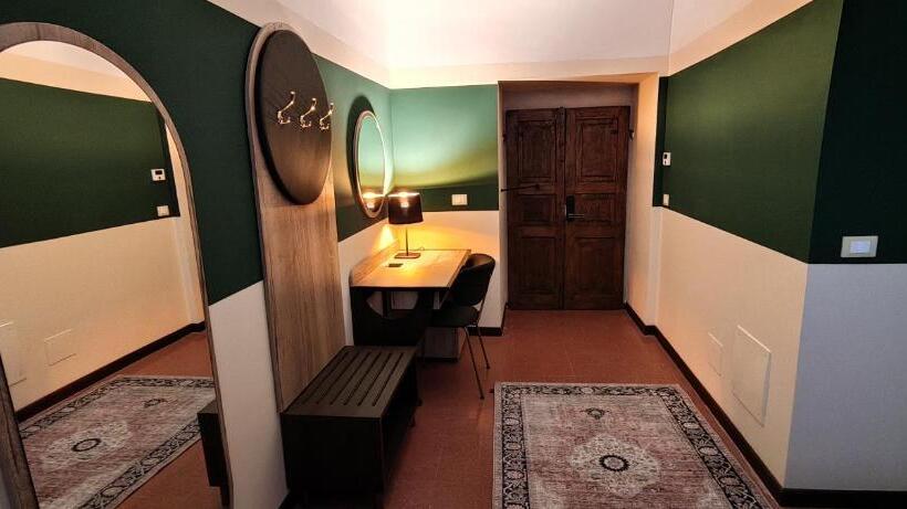 تختخواب و صبحانه San Marciano Luxury Rooms