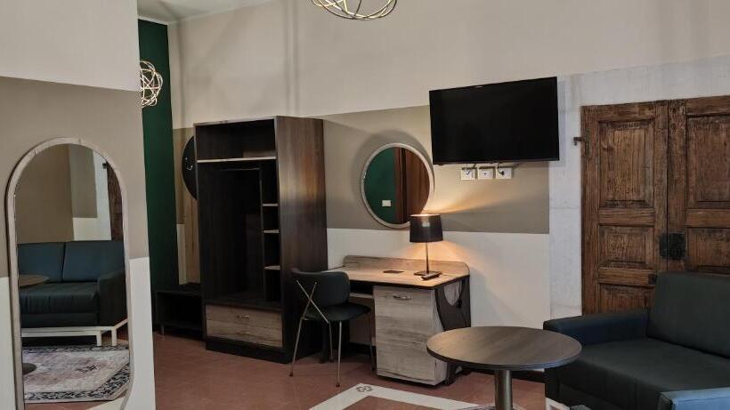 تختخواب و صبحانه San Marciano Luxury Rooms