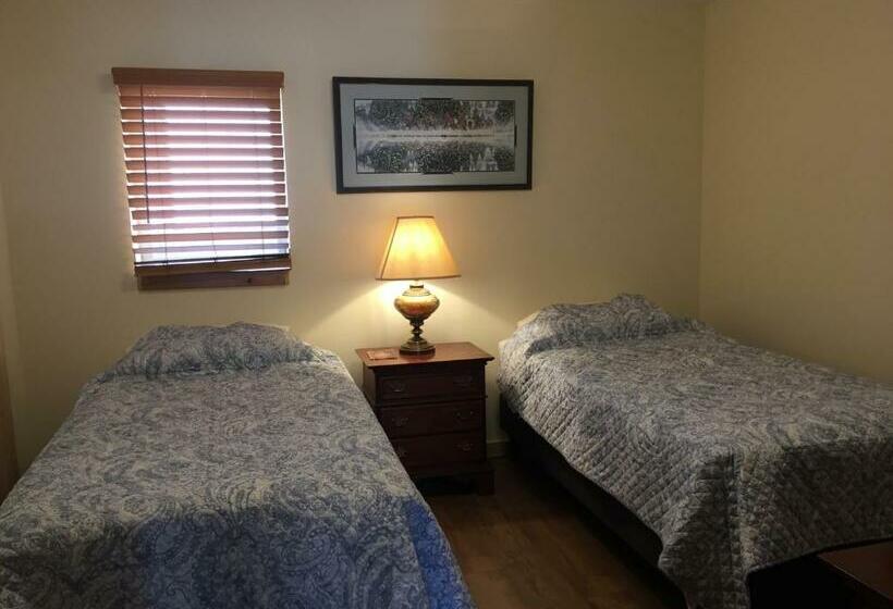 فندق Creekside Downtown Vacation Suites, Only Adults 25 Or Older