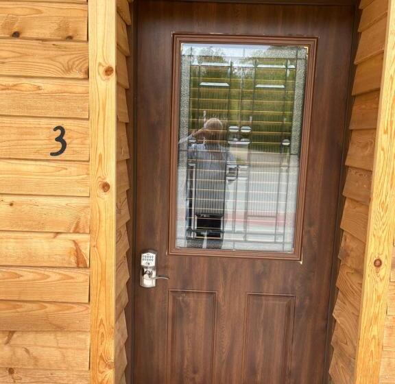 فندق Creekside Downtown Vacation Suites, Only Adults 25 Or Older