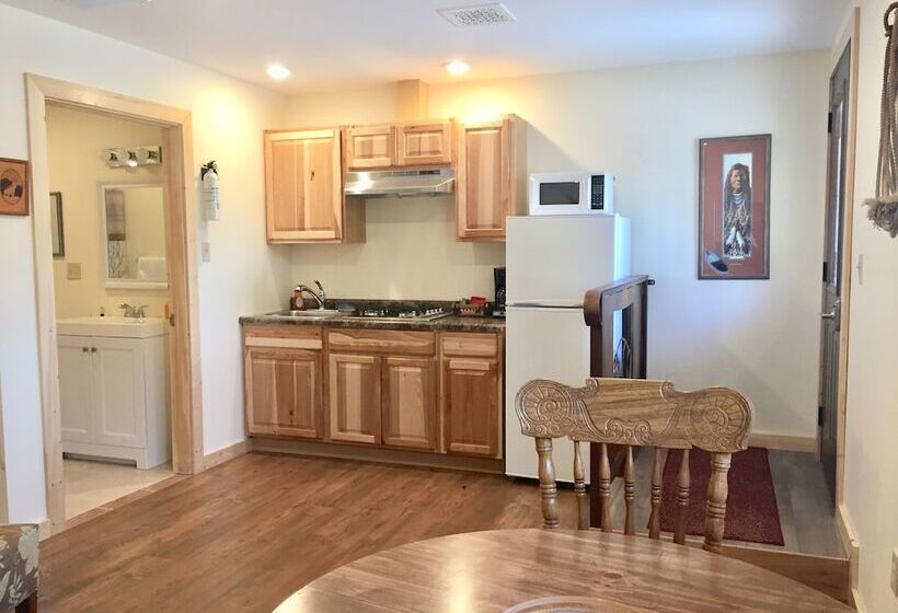 فندق Creekside Downtown Vacation Suites, Only Adults 25 Or Older