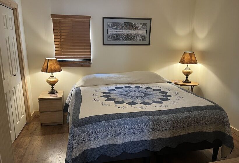 فندق Creekside Downtown Vacation Suites, Only Adults 25 Or Older