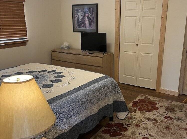 فندق Creekside Downtown Vacation Suites, Only Adults 25 Or Older