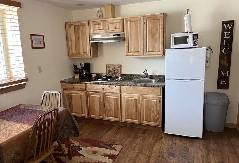 فندق Creekside Downtown Vacation Suites, Only Adults 25 Or Older