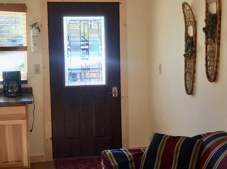 בית מלון כפרי Creekside Downtown Vacation Suites, Only Adults 25 Or Older