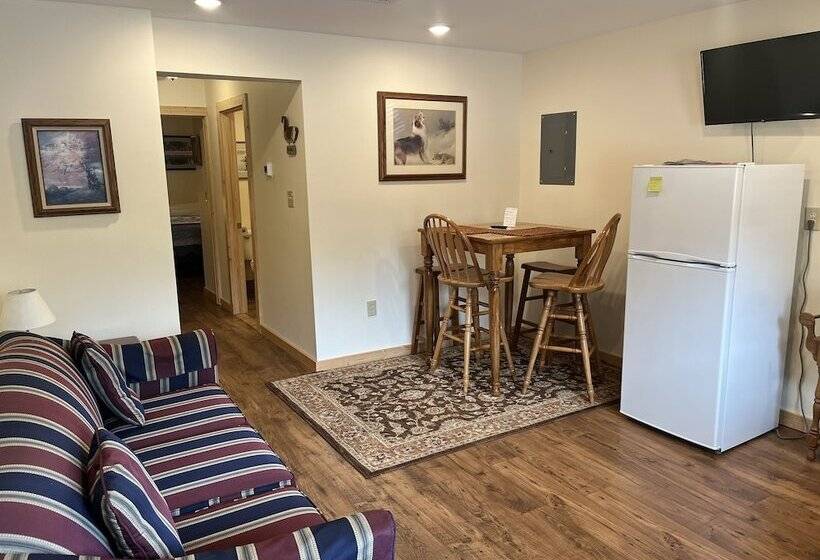 فندق Creekside Downtown Vacation Suites, Only Adults 25 Or Older