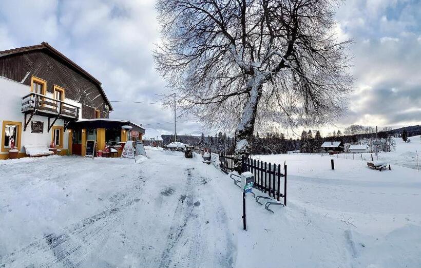 בית מלון כפרי Hôtel Restaurant Les Cernets Swiss Lodge Ssh