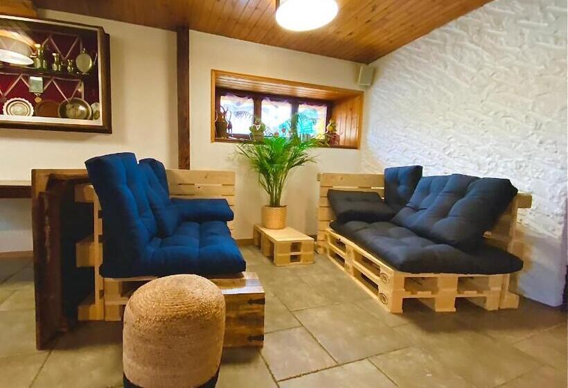 فندق Hôtel Restaurant Les Cernets Swiss Lodge Ssh