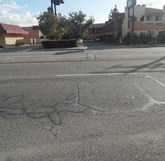 모텔 Evergreen Inn