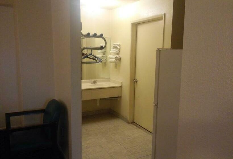 모텔 Evergreen Inn