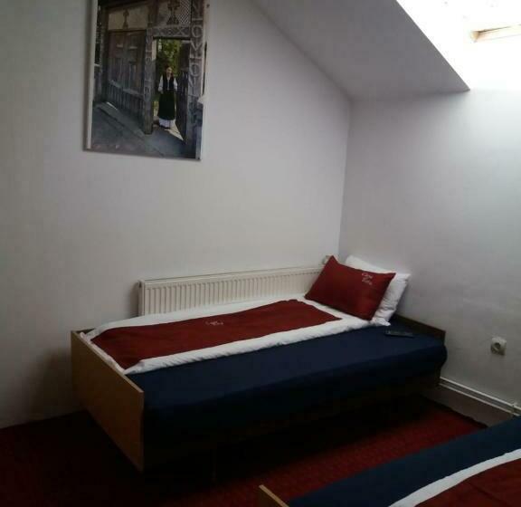 פנסיון Casa Tora Tasnad