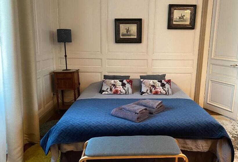 펜션 Château De Chatenay   Macon