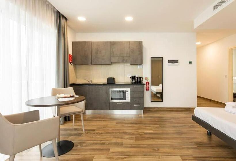 پانسیون Seaview Stays