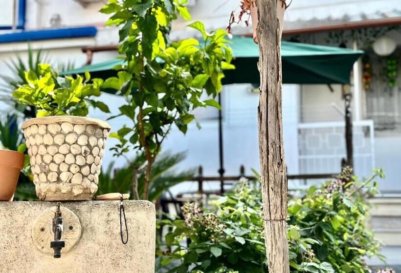 ペンション Far West