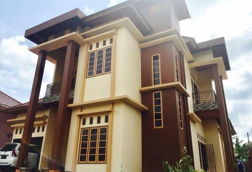 פנסיון House Of Runsia Guesthouse