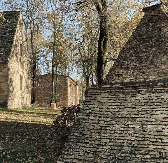 بنسيون Maison D’hôte Les Grands Chênes