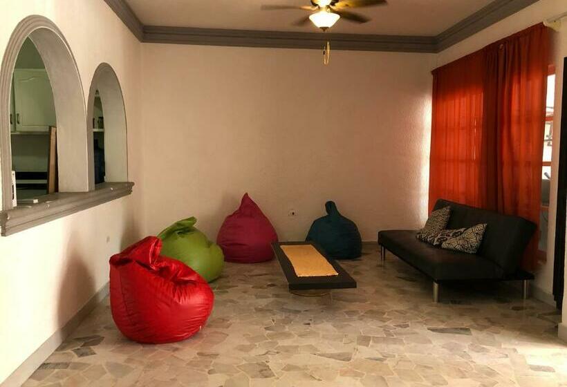 פנסיון Mini Hostal Cultural De Mazatlán