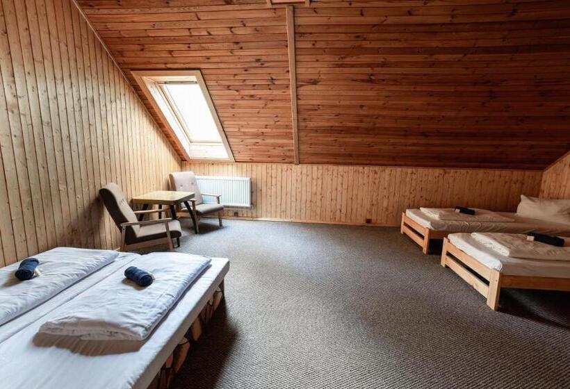 ペンション Penzion A Restaurace Kamínek