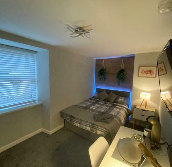 פנסיון Shore Street Apartments