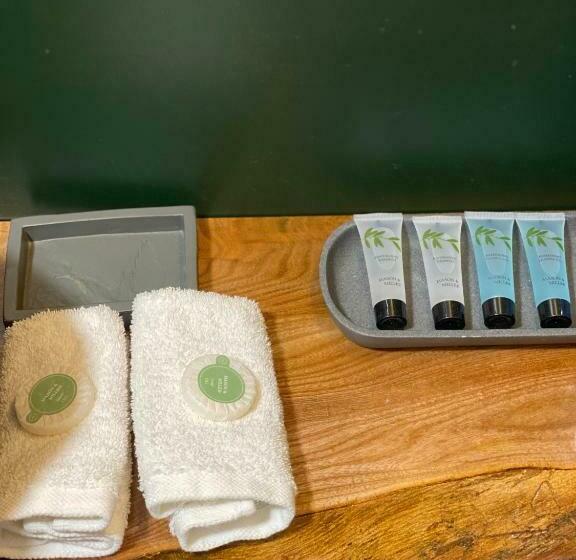 פנסיון Shore Street Apartments