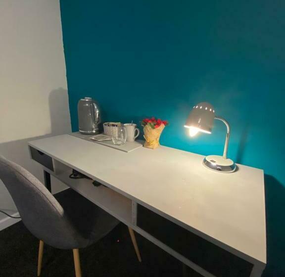 פנסיון Shore Street Apartments